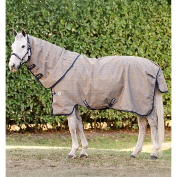 aarpl1-ae00-amigo-900d-revive-plus-turnout-50g-seasonal-colour-horse-view-1.jpg